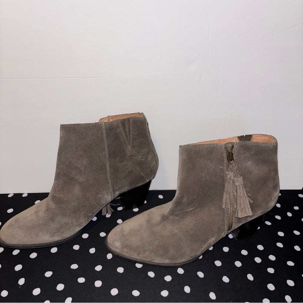 Vionic Women's Size 12 Tan Suede Bootie